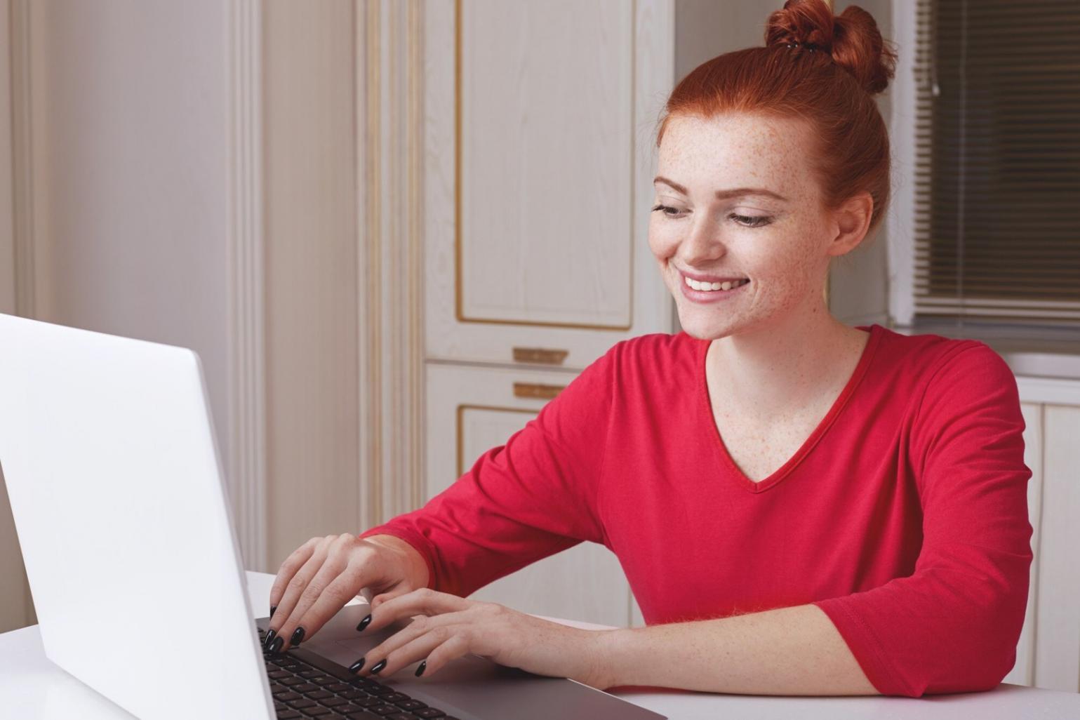 Espace de travail organisé pour l'apprentissage en ligne